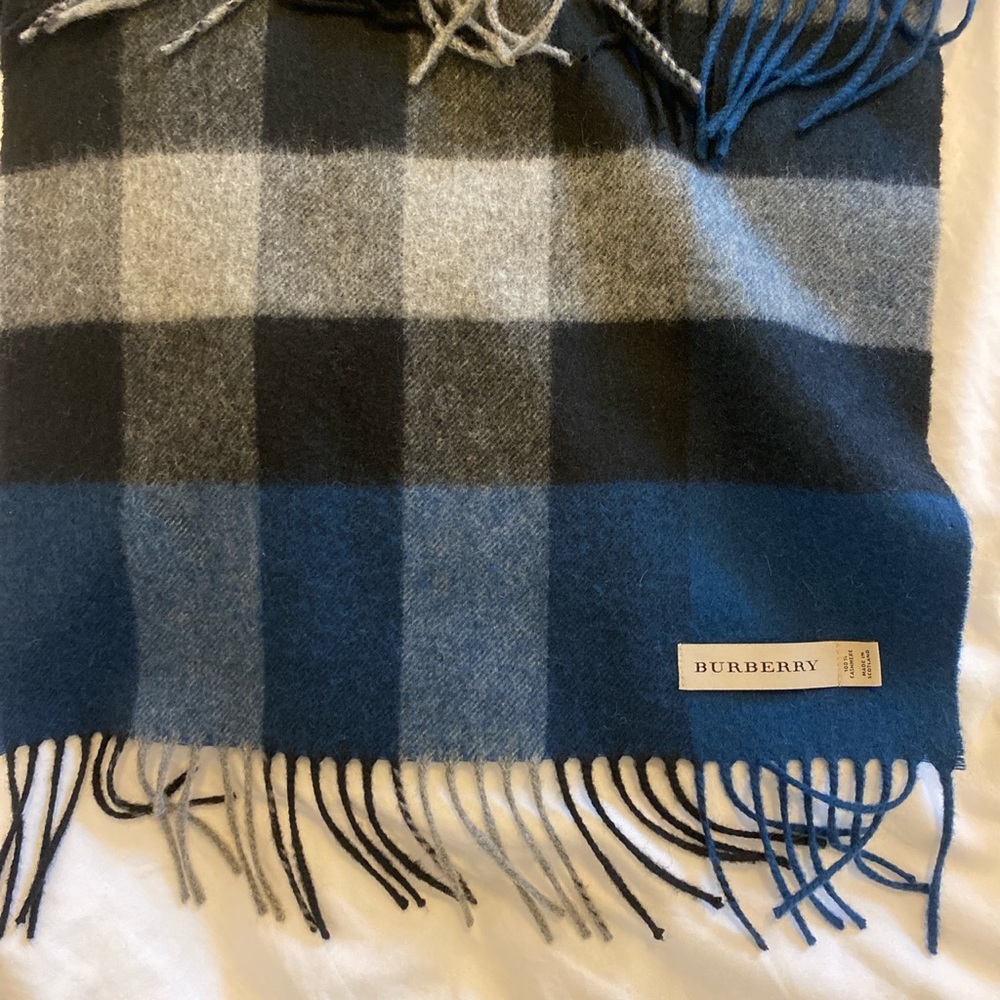 LIKE NEW - BURBERRY Mens Scarf Blue Check - Worn ONCE